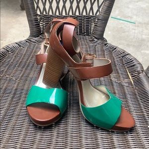 Kenneth Cole stunning summer sandal heels